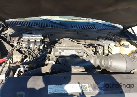 2005 Ford Expedition Eddie Bauer/King Ranch z USA, uszkodzony, nr VIN 1FMFU17535LB10953